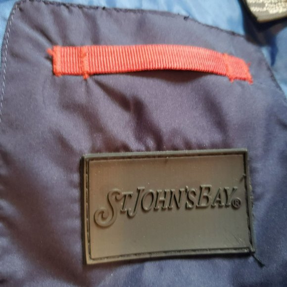 ST. JOHN'S BAY NAVY PUFFER VEST SZ MEDIUM ZIPPER CLOSURE DEEP POCKETS - Picture 3 of 6